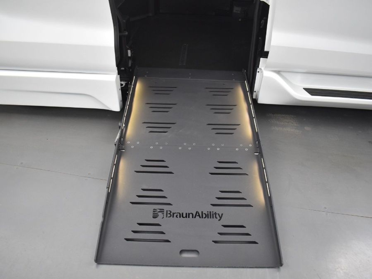 2025 TOYOTA SIENNA - Image 23