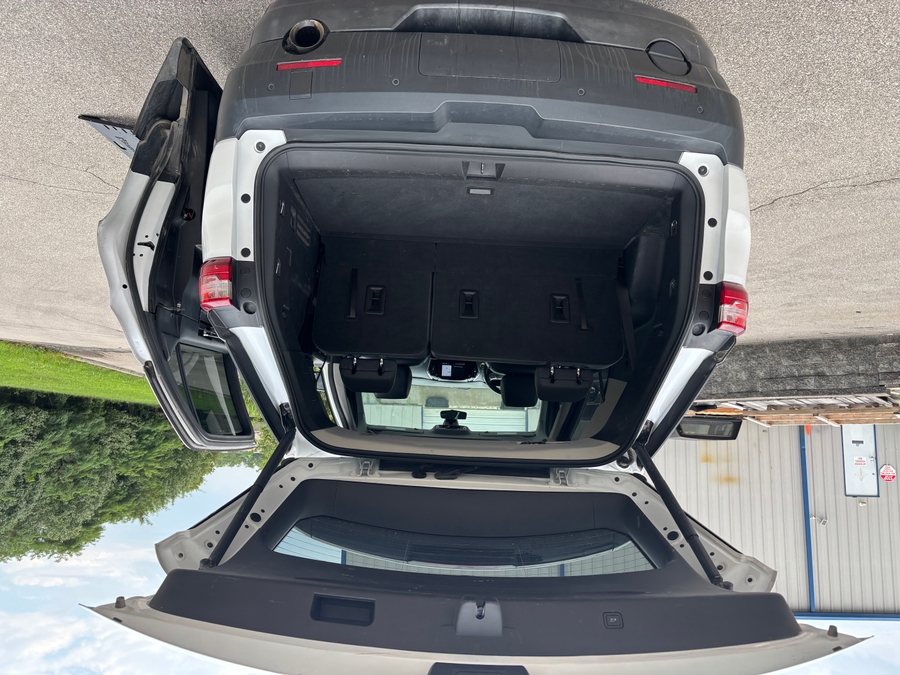 Used 2021 Chevrolet Traverse 3LT - BraunAbility Side Entry In Floor Automatic Ramp