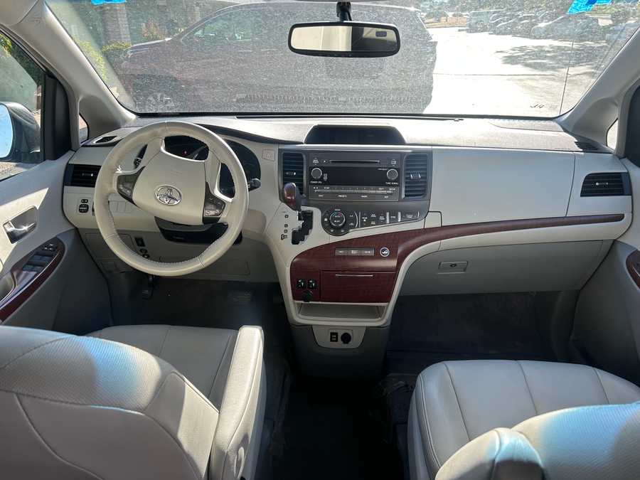 Used 2013 Toyota Sienna XLE - VMI Side Entry Entry In Floor Automatic Ramp
