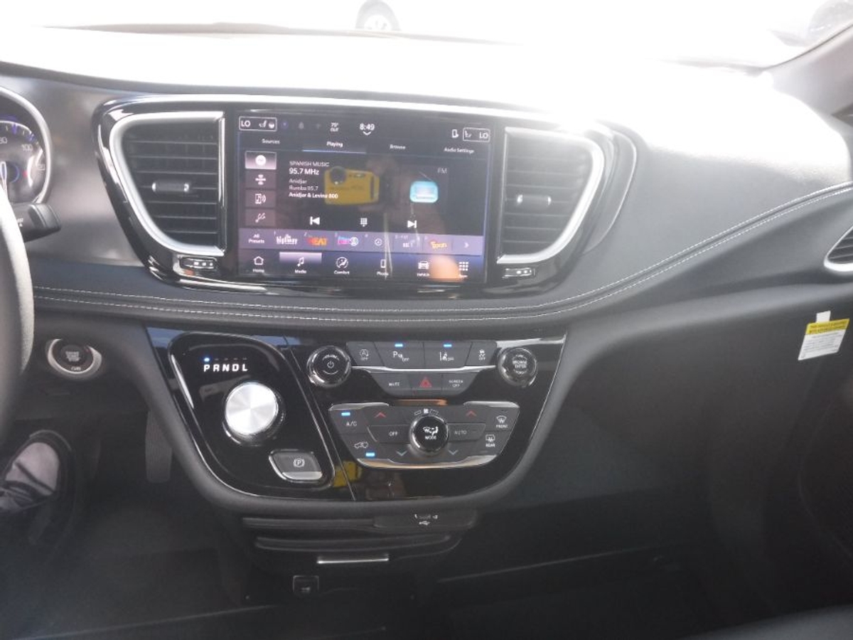 2026 CHRYSLER PACIFICA - Image 12