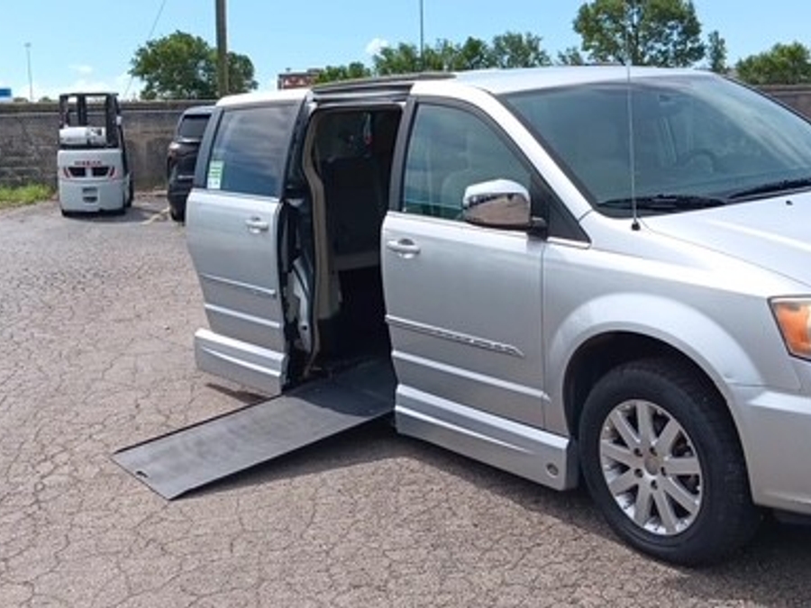 Silver Chrysler Town and Country image number 3