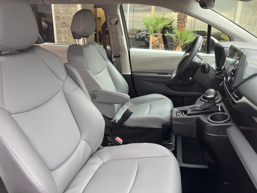 Used 2024 Toyota Sienna Hybrid XLE Base - BraunAbility Side Entry Entry Fold Out Automatic Ramp