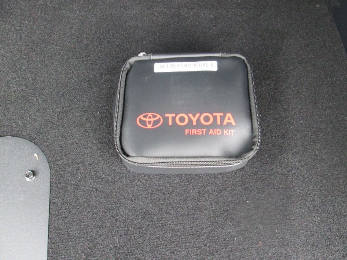 Black Toyota Sienna image number 23