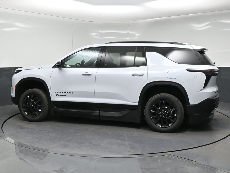 White Chevrolet Traverse image number 2
