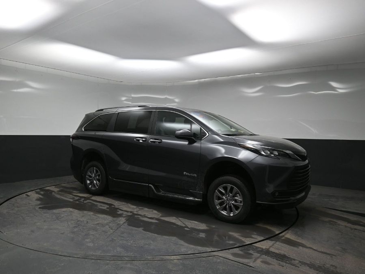 2025 TOYOTA SIENNA - Image 18