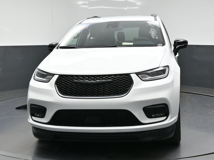 New 2026 Chrysler Pacifica Select Sport - BraunAbility Side Entry Fold Out Automatic Ramp