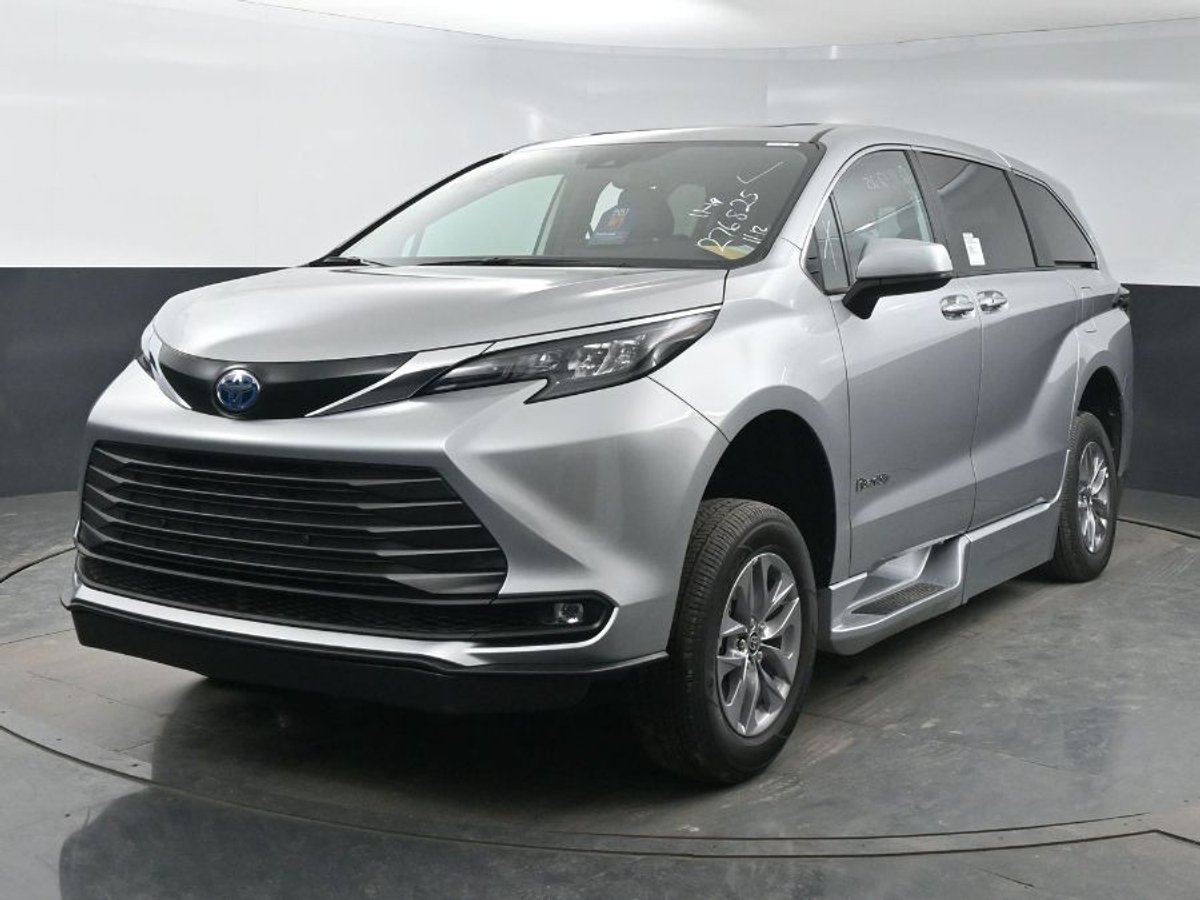 2025 TOYOTA SIENNA - Image 10