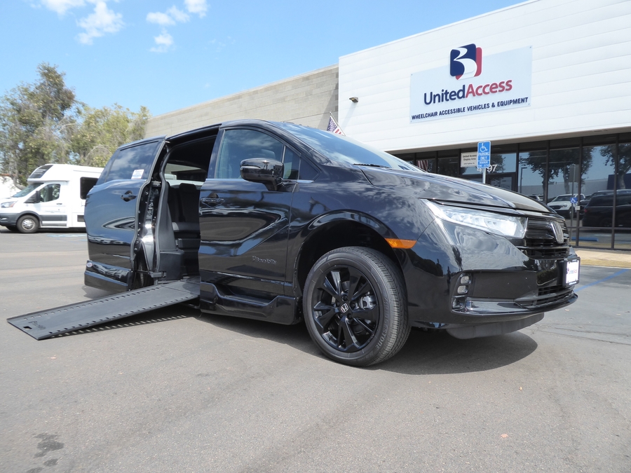 Used 2024 Honda Odyssey Sport - BraunAbility Side Entry In Floor Automatic Ramp