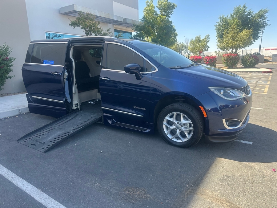 Used 2019 Chrysler Pacifica Touring L Plus - BraunAbility Side Entry Entry Fold Out Automatic Ramp