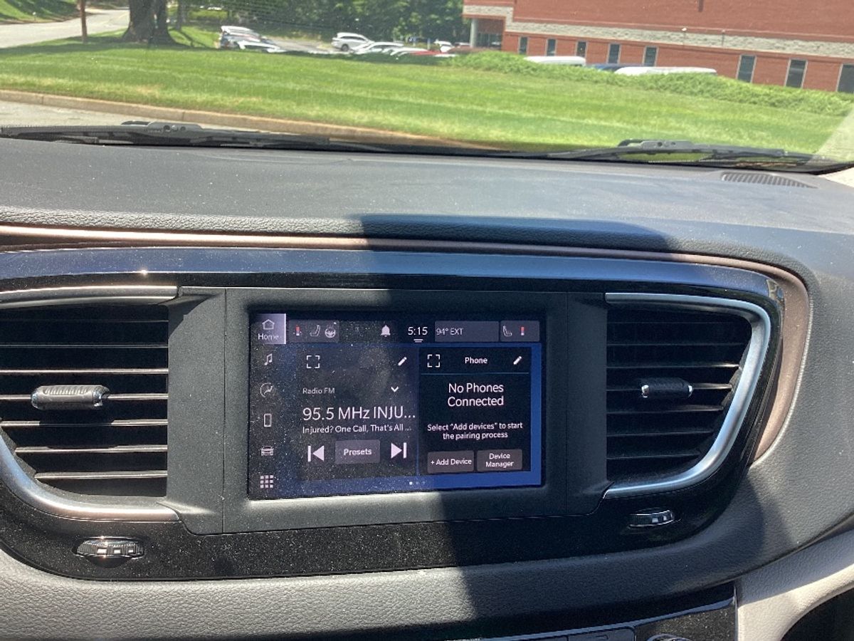 2024 CHRYSLER VOYAGER - Image 16