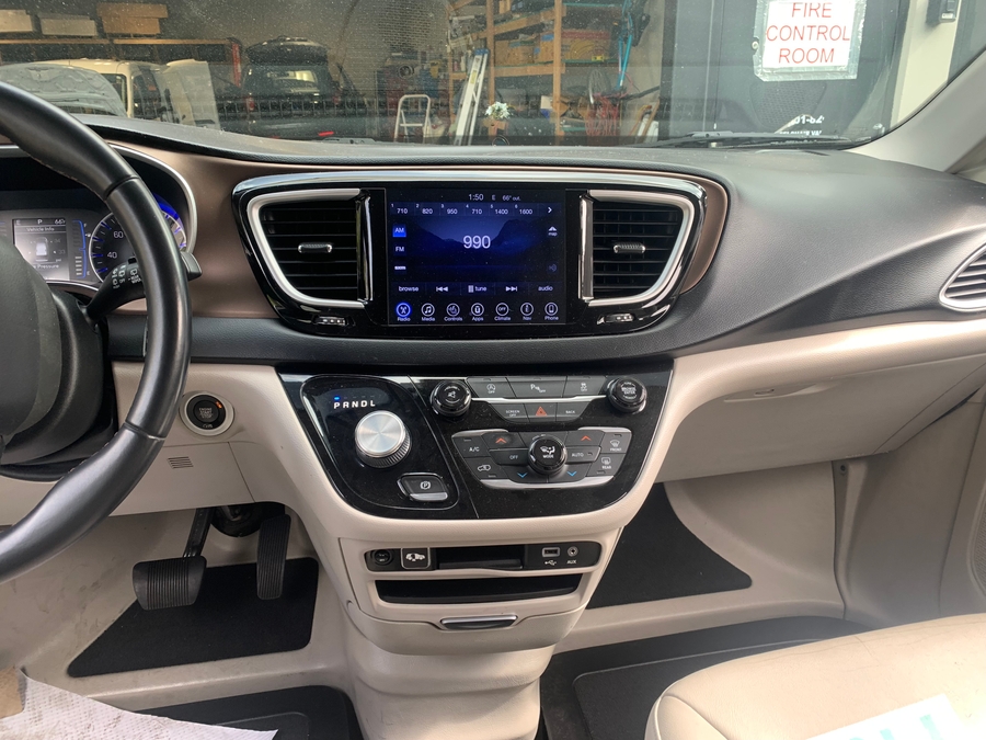 Used 2017 Chrysler Pacifica Touring-L - BraunAbility Side Entry In Floor Automatic Ramp