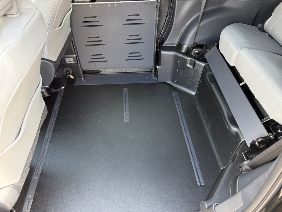 Black Toyota Sienna image number 11