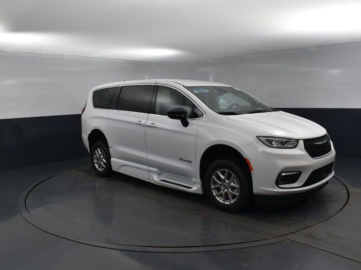 2024 CHRYSLER PACIFICA - Image 10