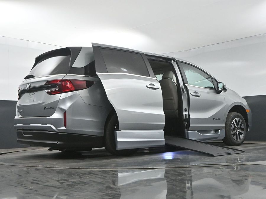 New 2025 Honda Odyssey EX-L - BraunAbility Side Entry Entry In Floor Automatic Ramp