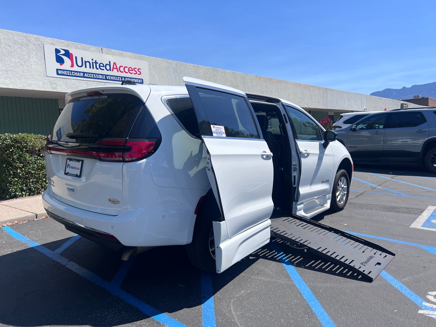 Used 2025 Chrysler Pacifica Select Safety - BraunAbility Side Entry Fold Out Automatic Ramp
