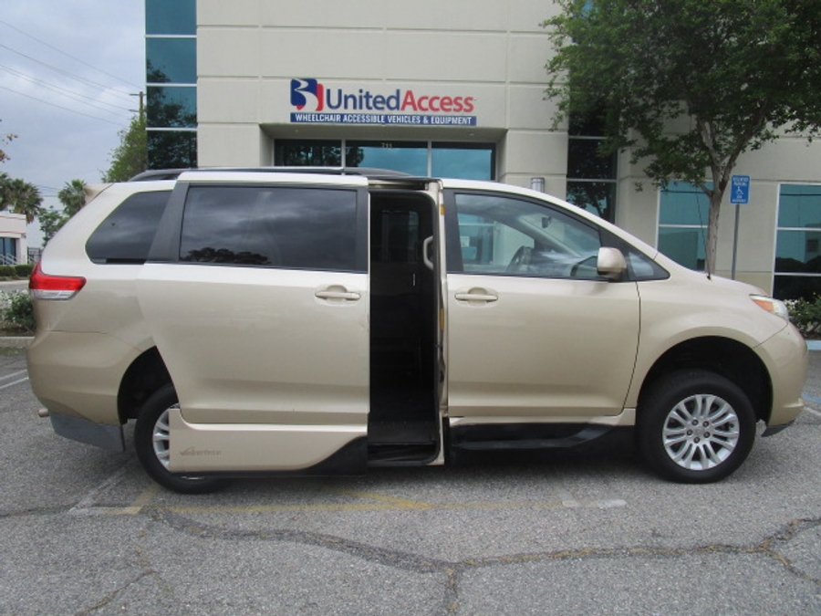 Used 2013 Toyota Sienna XLE Base - VMI Side Entry Entry In Floor Automatic Ramp