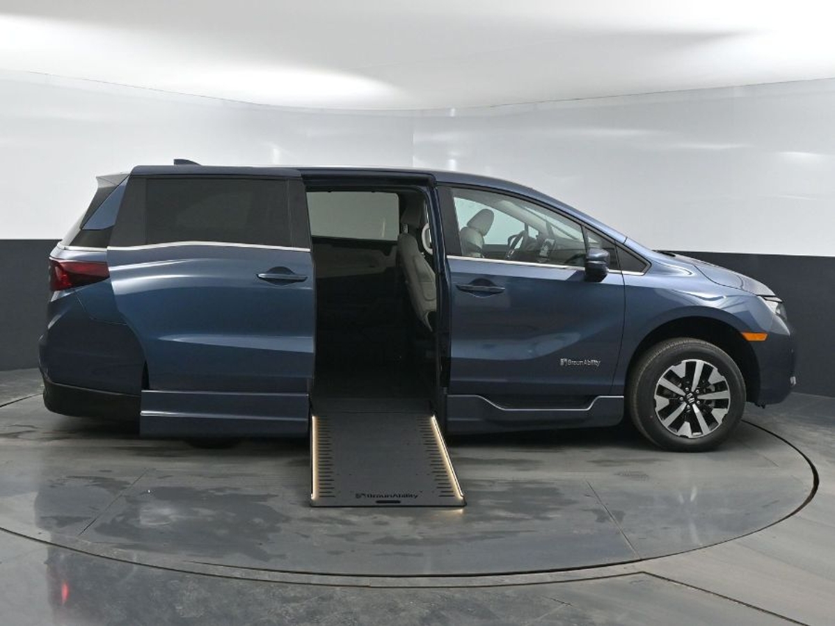 2026 Honda Odyssey EX-L's photo
