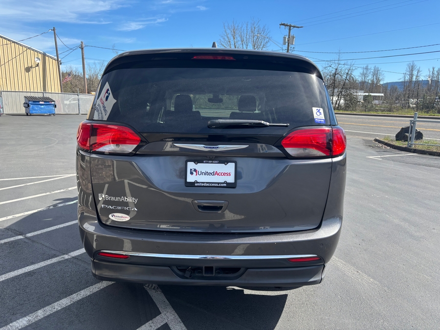 Used 2019 Chrysler Pacifica Touring L - BraunAbility Side Entry Entry Fold Out Automatic Ramp