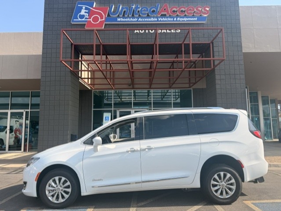 Used 2019 Chrysler Pacifica Touring L - OTH Rear Entry Fold Out Manual Ramp