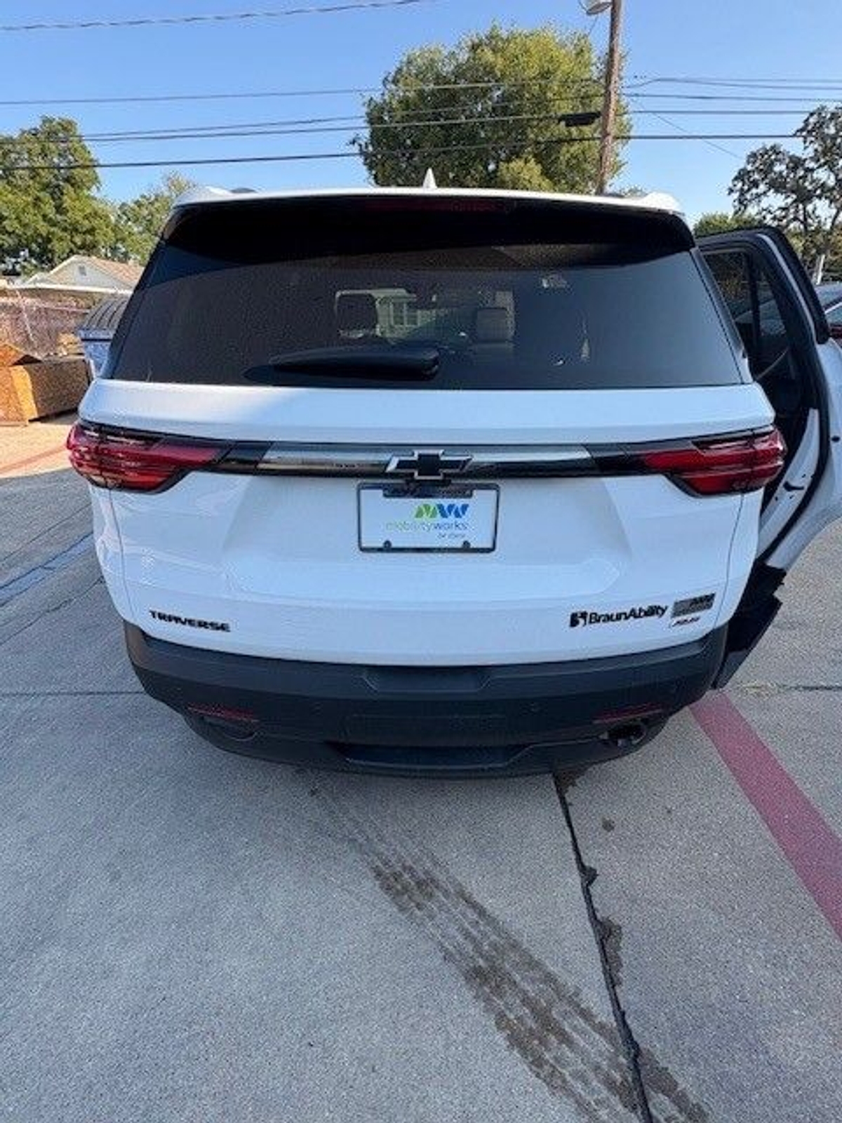 2023 CHEVROLET TRAVERSE - Image 9