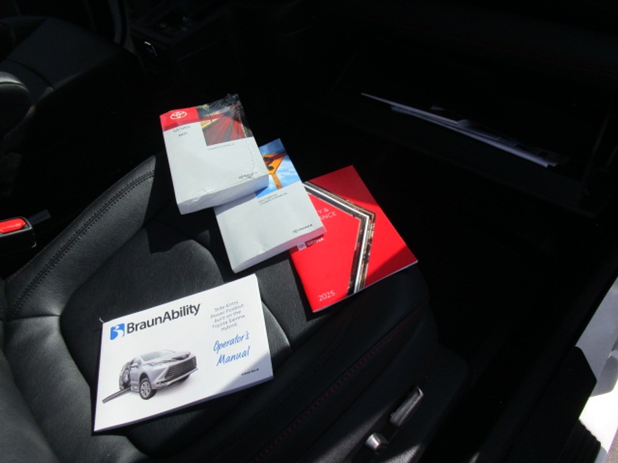 New 2025 Toyota Sienna Hybrid XSE Sport - BraunAbility Side Entry Entry Fold Out Automatic Ramp