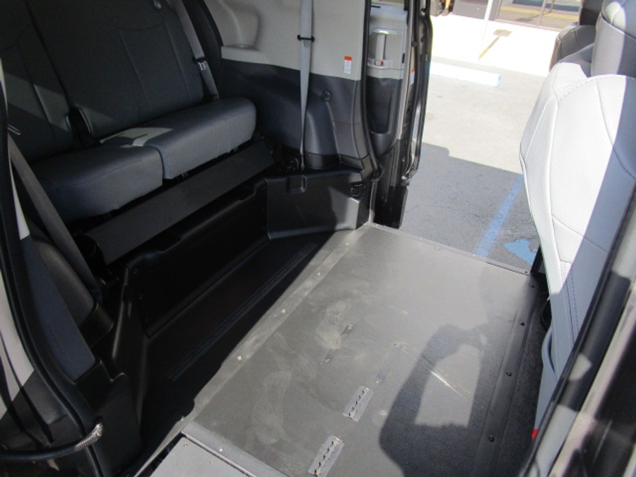 Used 2024 Toyota Sienna Hybrid XLE - BraunAbility Side Entry Entry In Floor Automatic Ramp