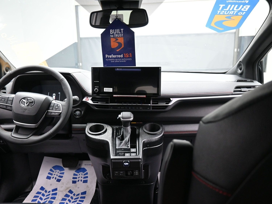 New 2025 Toyota Sienna Hybrid XSE Sport - BraunAbility Side Entry Entry Fold Out Automatic Ramp