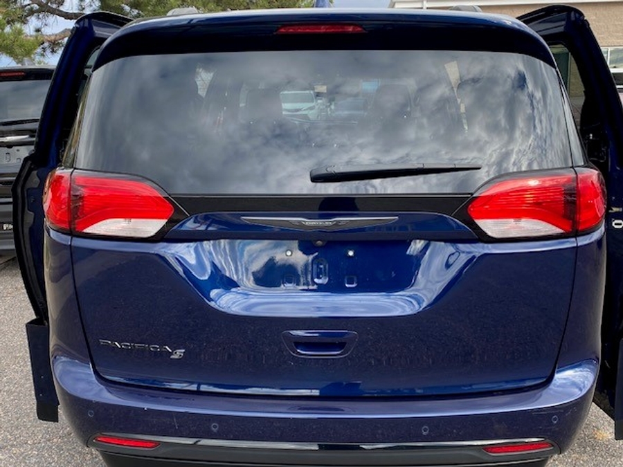 Used 2018 Chrysler Pacifica Touring L - VMI Side Entry Entry In Floor Automatic Ramp