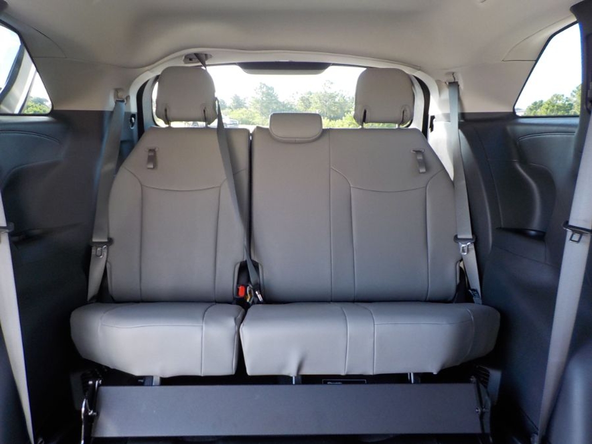 2025 TOYOTA SIENNA - Image 16