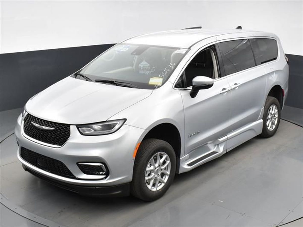 2023 CHRYSLER PACIFICA - Image 9