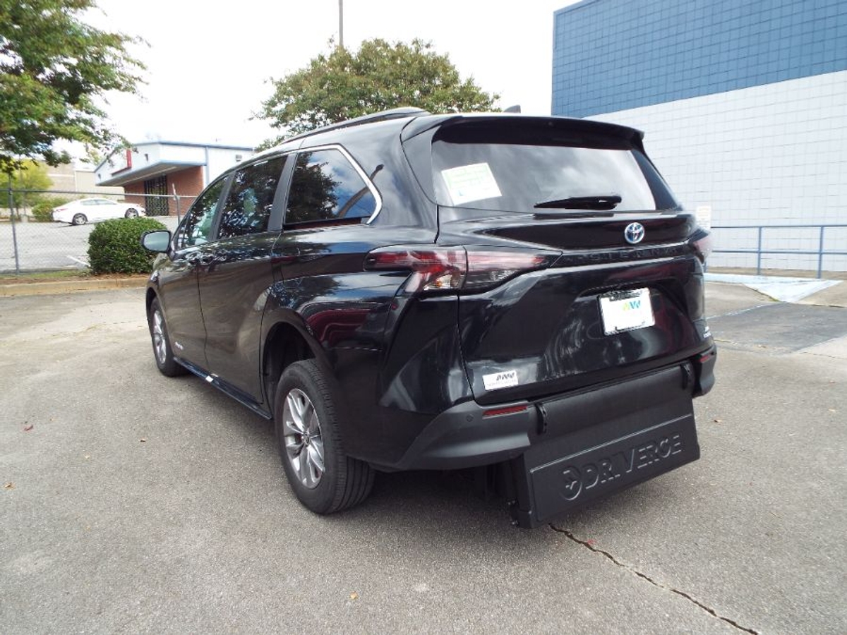 2024 TOYOTA SIENNA - Image 8