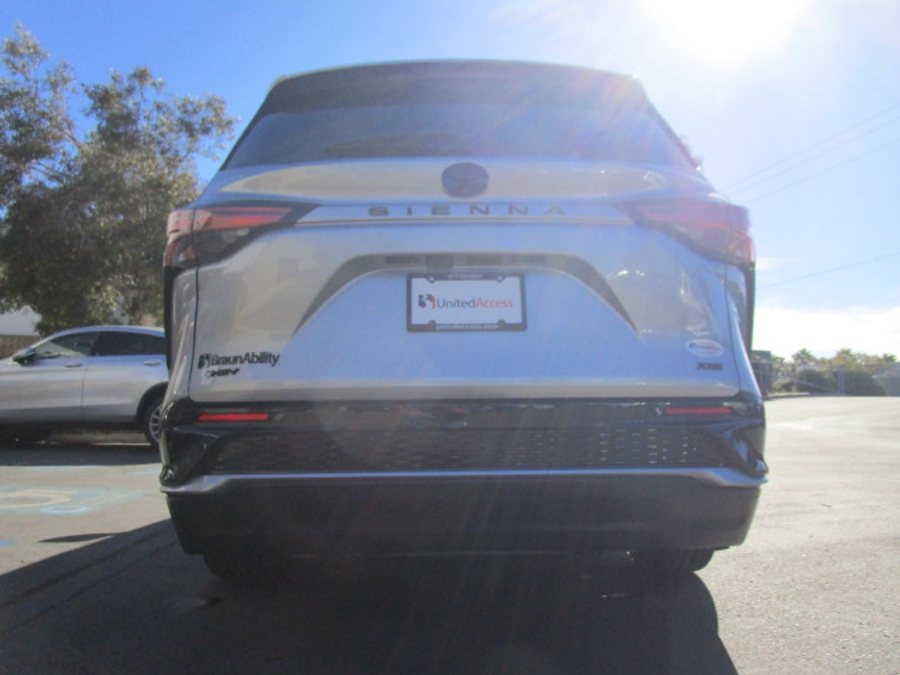 New 2025 Toyota Sienna Hybrid XSE - BraunAbility Side Entry Entry Fold Out Automatic Ramp