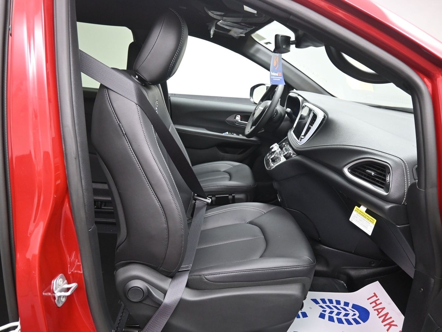 Red Chrysler Pacifica image number 3