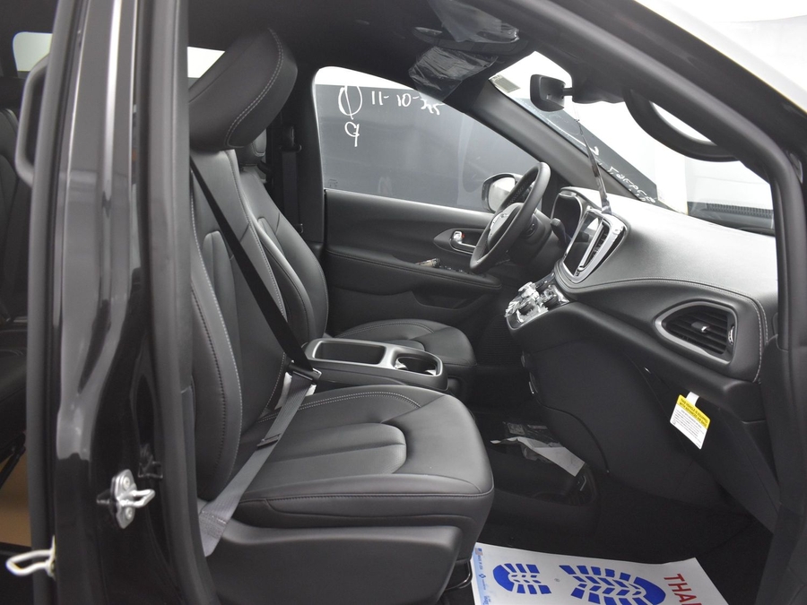 New 2025 Chrysler Pacifica Select Safety - BraunAbility Rear Entry Entry Fold Out Manual Ramp