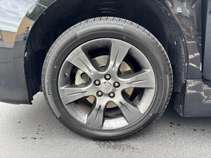Used 2016 Toyota Sienna SE - BraunAbility Side Entry In Floor Automatic Ramp