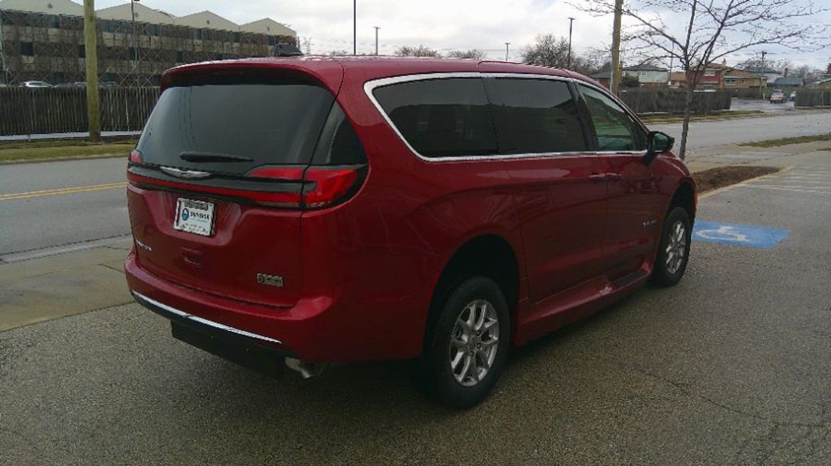 2024 CHRYSLER PACIFICA - Image 7