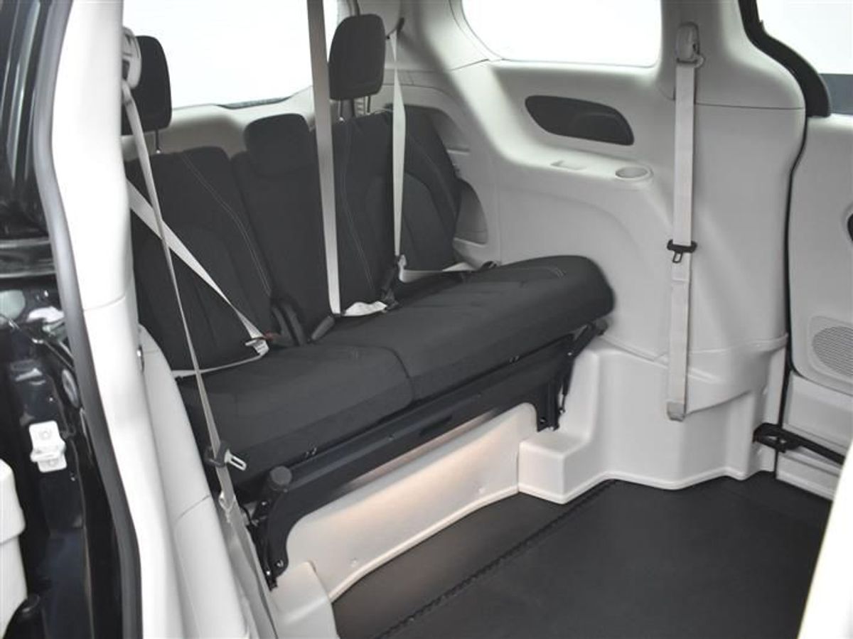 2023 CHRYSLER VOYAGER - Image 15