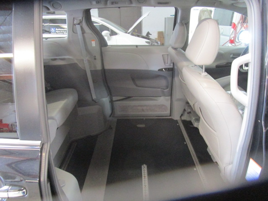 Used 2016 Toyota Sienna XLE - VMI Side Entry Entry In Floor Automatic Ramp