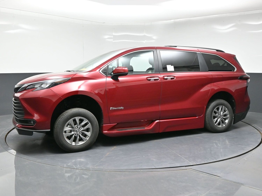 New 2026 Toyota Sienna Hybrid XLE Add - BraunAbility Side Entry In Floor Automatic Ramp