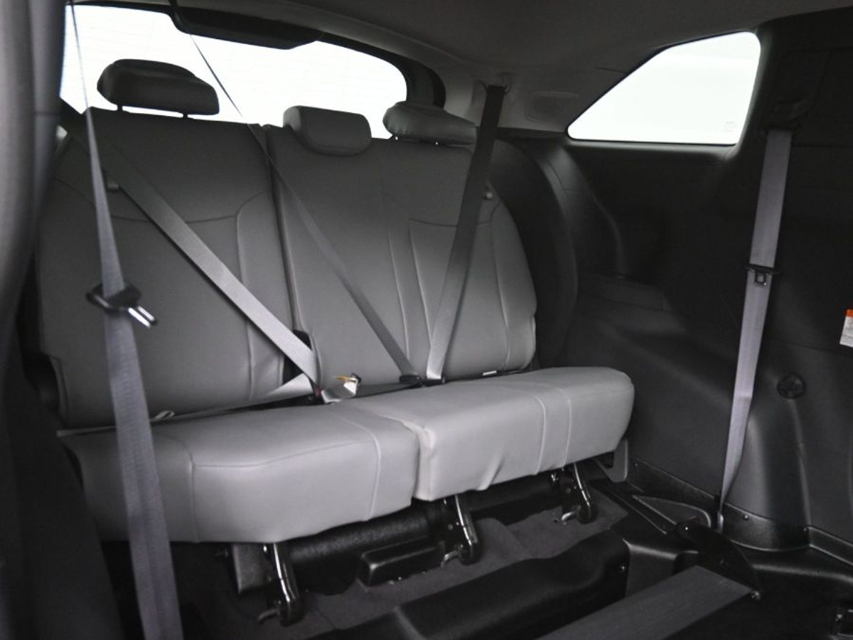 2025 TOYOTA SIENNA - Image 7