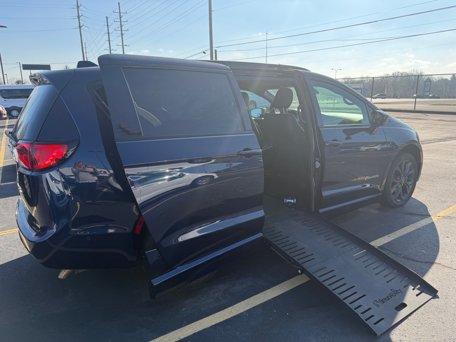 Used 2020 Chrysler Pacifica Touring L Sport - BraunAbility Side Entry Entry Fold Out Automatic Ramp