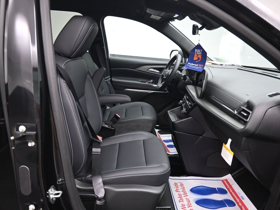 New 2027 Chevrolet Traverse 1LT - BraunAbility Side Entry In Floor Automatic Ramp