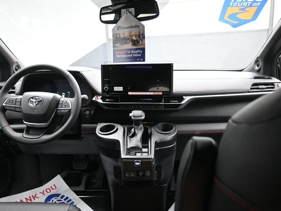 Black Toyota Sienna image number 16