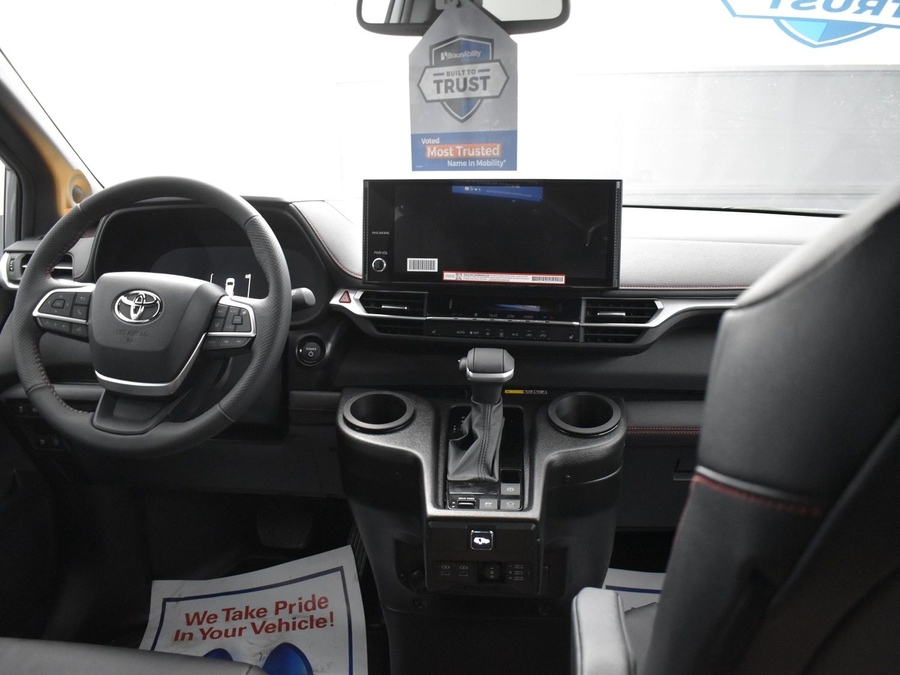 New 2026 Toyota Sienna Hybrid XSE Sport - BraunAbility Side Entry Fold Out Automatic Ramp