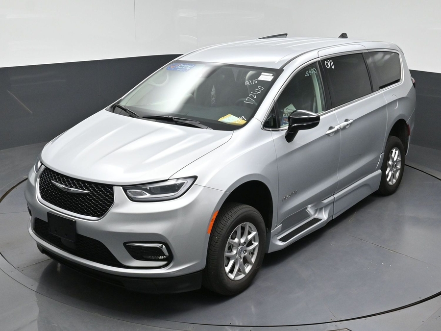 Used 2024 Chrysler Pacifica Touring L - BraunAbility Side Entry In Floor Automatic Ramp