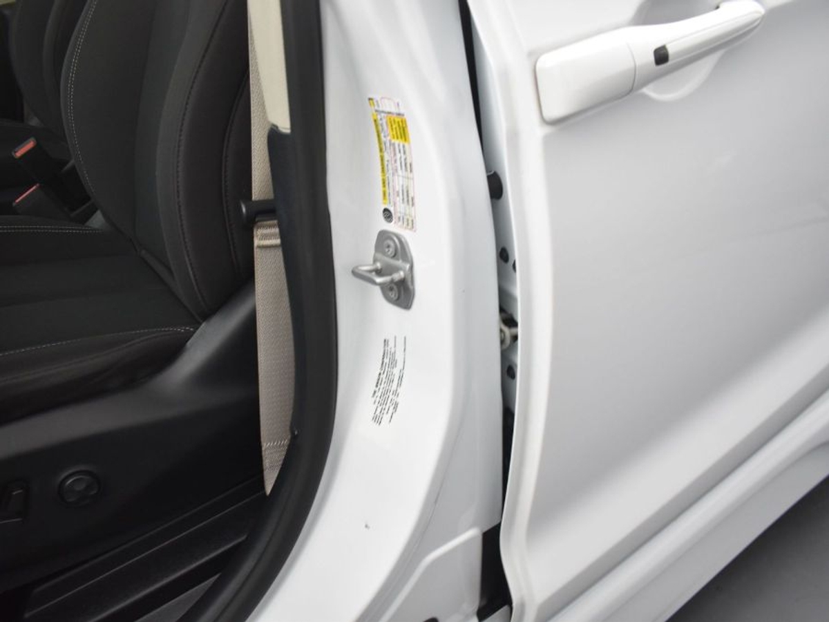 2023 CHRYSLER VOYAGER - Image 17