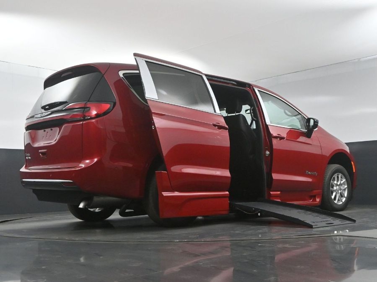2025 CHRYSLER PACIFICA - Image 22