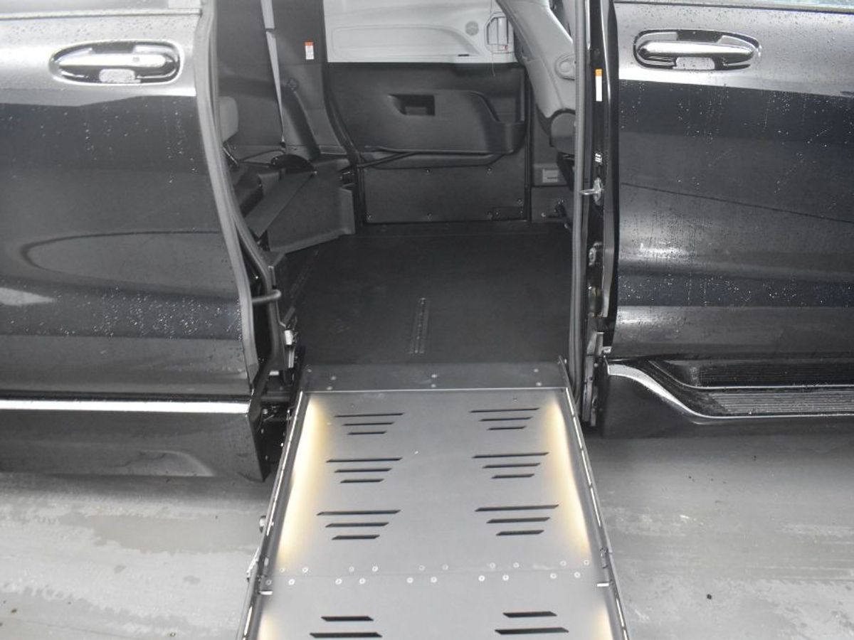 2025 TOYOTA SIENNA - Image 12