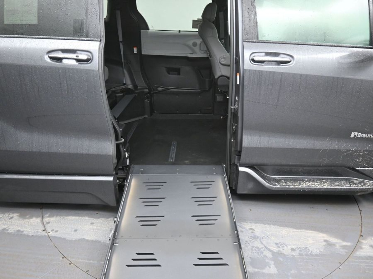2025 TOYOTA SIENNA - Image 12