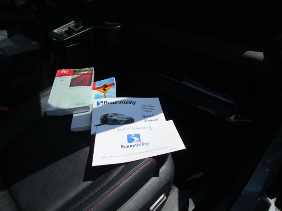 New 2025 Toyota Sienna Hybrid XSE Sport - BraunAbility Side Entry Entry In Floor Automatic Ramp